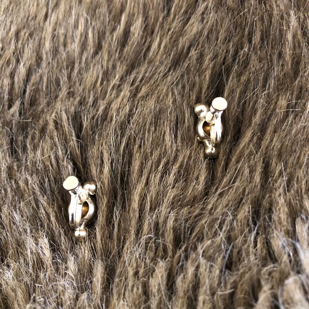 Vintage mid century clear rhinestone clip earrings - Picture 5 of 7